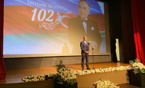 Xəzər rayonunda Ümummilli lider Heydər Əliyevin anadan olmasının 102 illiyinə həsr olunmuş “Heydər Əliyev irsi – Gələcəyə yol” adlı tədbir keçirilib